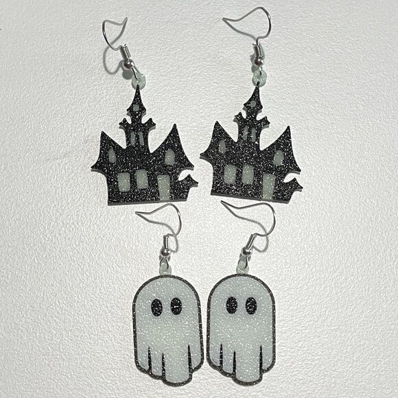 Set of 2 Glow In The Dark Halloween Earrings-Ghost Earrings-New! - Picture 1 of 2